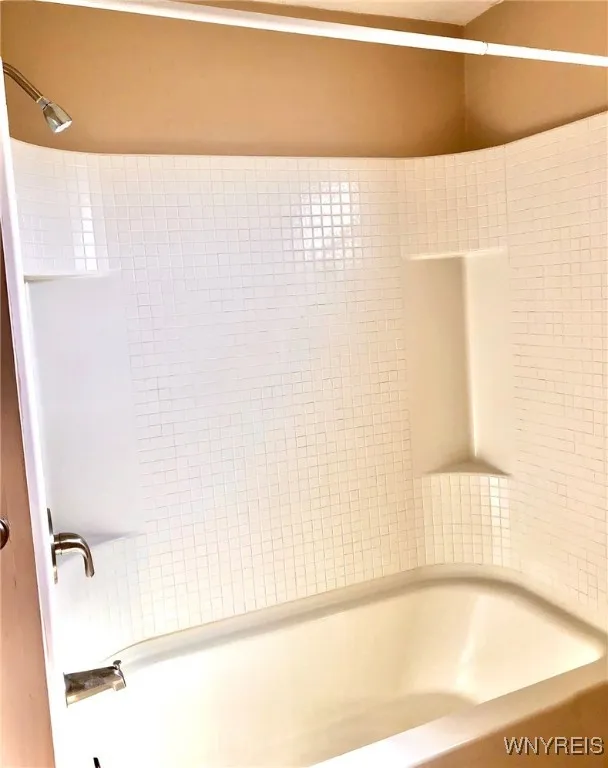 49 Glenside Avenue, Tonawanda-town, New York 14223, Tonawanda, New York 14223, 6 Bedrooms Bedrooms, ,2 BathroomsBathrooms,Residential,Closed,49 Glenside Avenue, Tonawanda-town, New York 14223,0,B1583361