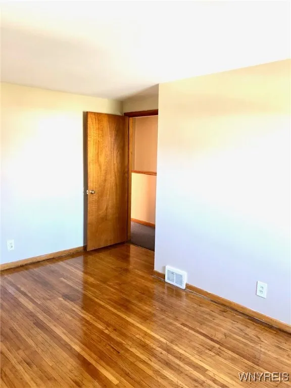 49 Glenside Avenue, Tonawanda-town, New York 14223, Tonawanda, New York 14223, 6 Bedrooms Bedrooms, ,2 BathroomsBathrooms,Residential,Closed,49 Glenside Avenue, Tonawanda-town, New York 14223,0,B1583361