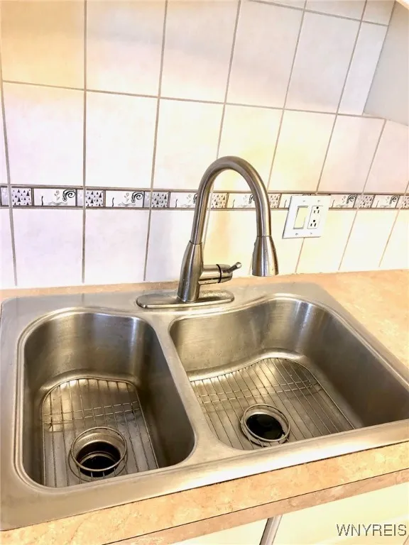 49 Glenside Avenue, Tonawanda-town, New York 14223, Tonawanda, New York 14223, 6 Bedrooms Bedrooms, ,2 BathroomsBathrooms,Residential,Closed,49 Glenside Avenue, Tonawanda-town, New York 14223,0,B1583361