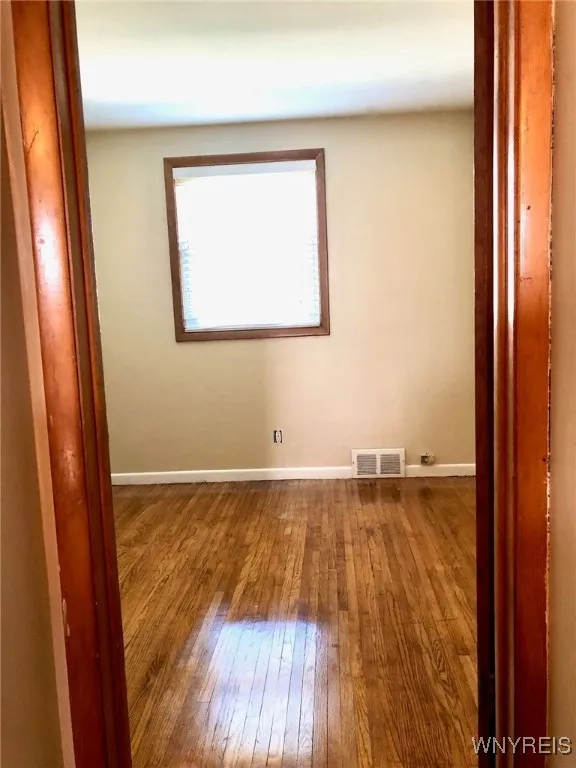 49 Glenside Avenue, Tonawanda-town, New York 14223, Tonawanda, New York 14223, 6 Bedrooms Bedrooms, ,2 BathroomsBathrooms,Residential,Closed,49 Glenside Avenue, Tonawanda-town, New York 14223,0,B1583361