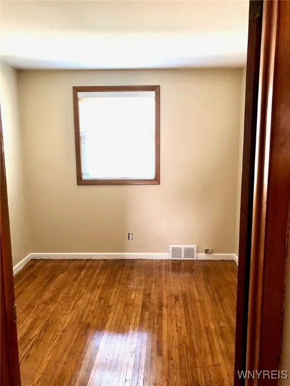 49 Glenside Avenue, Tonawanda-town, New York 14223, Tonawanda, New York 14223, 6 Bedrooms Bedrooms, ,2 BathroomsBathrooms,Residential,Closed,49 Glenside Avenue, Tonawanda-town, New York 14223,0,B1583361