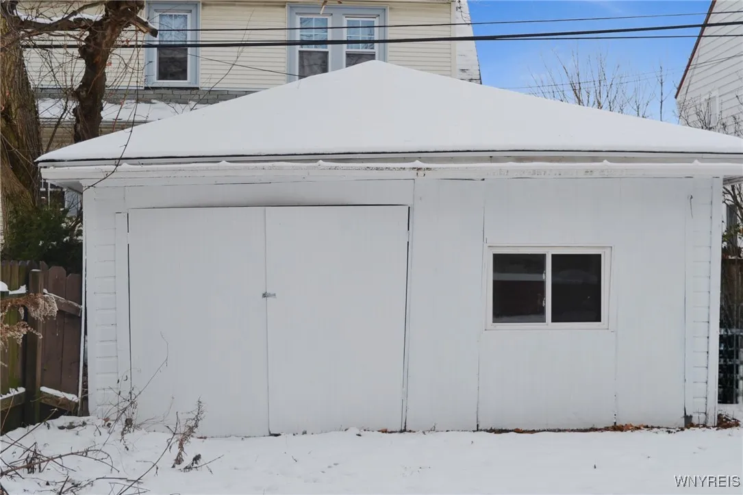 26 North Park Avenue, Buffalo, New York 14216, Buffalo, New York 14216, 6 Bedrooms Bedrooms, ,2 BathroomsBathrooms,Residential,Closed,26 North Park Avenue, Buffalo, New York 14216,0,B1583319