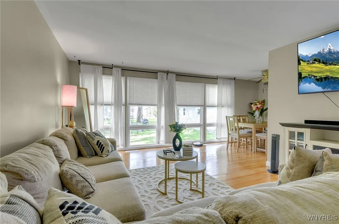 652 Lynbrook Avenue, Tonawanda-town, New York 1415, Tonawanda, New York 14150, 4 Bedrooms Bedrooms, 8 Rooms Rooms,1 BathroomBathrooms,Residential,Closed,652 Lynbrook Avenue, Tonawanda-town, New York 1415,0,B1583321