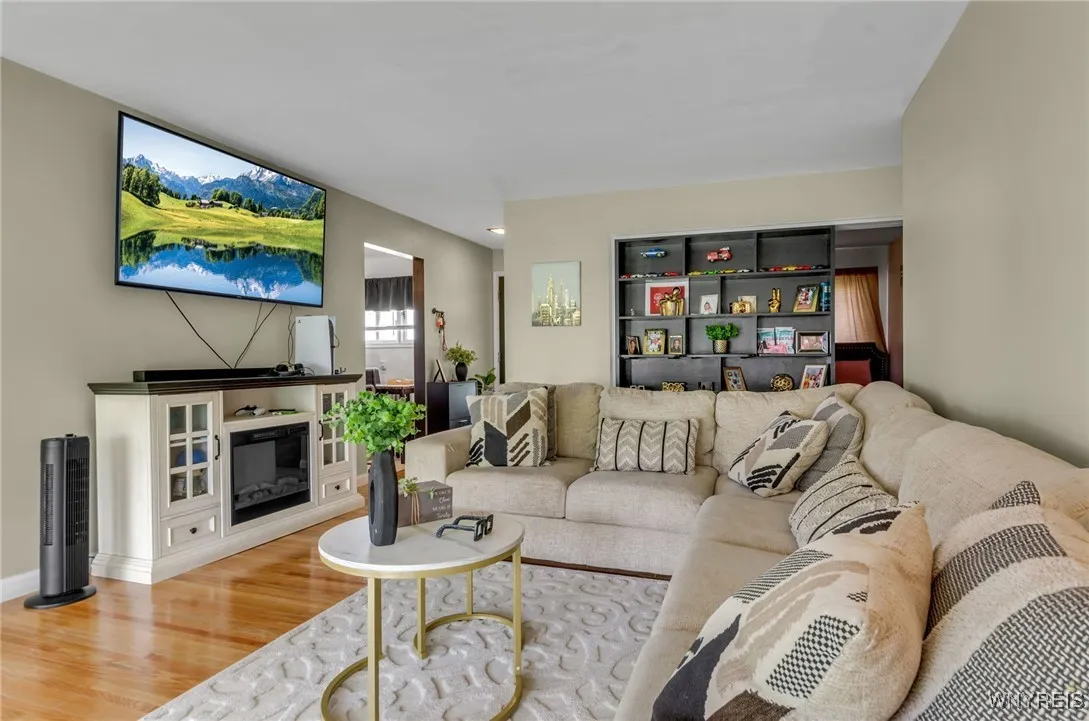 652 Lynbrook Avenue, Tonawanda-town, New York 1415, Tonawanda, New York 14150, 4 Bedrooms Bedrooms, 8 Rooms Rooms,1 BathroomBathrooms,Residential,Closed,652 Lynbrook Avenue, Tonawanda-town, New York 1415,0,B1583321