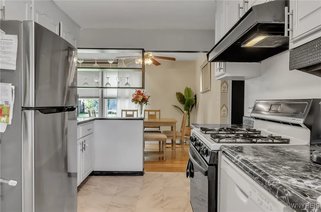 652 Lynbrook Avenue, Tonawanda-town, New York 1415, Tonawanda, New York 14150, 4 Bedrooms Bedrooms, 8 Rooms Rooms,1 BathroomBathrooms,Residential,Closed,652 Lynbrook Avenue, Tonawanda-town, New York 1415,0,B1583321