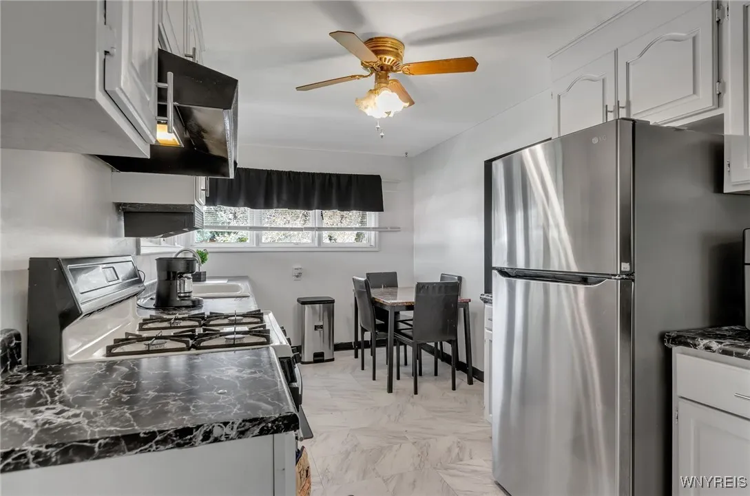 652 Lynbrook Avenue, Tonawanda-town, New York 1415, Tonawanda, New York 14150, 4 Bedrooms Bedrooms, 8 Rooms Rooms,1 BathroomBathrooms,Residential,Closed,652 Lynbrook Avenue, Tonawanda-town, New York 1415,0,B1583321