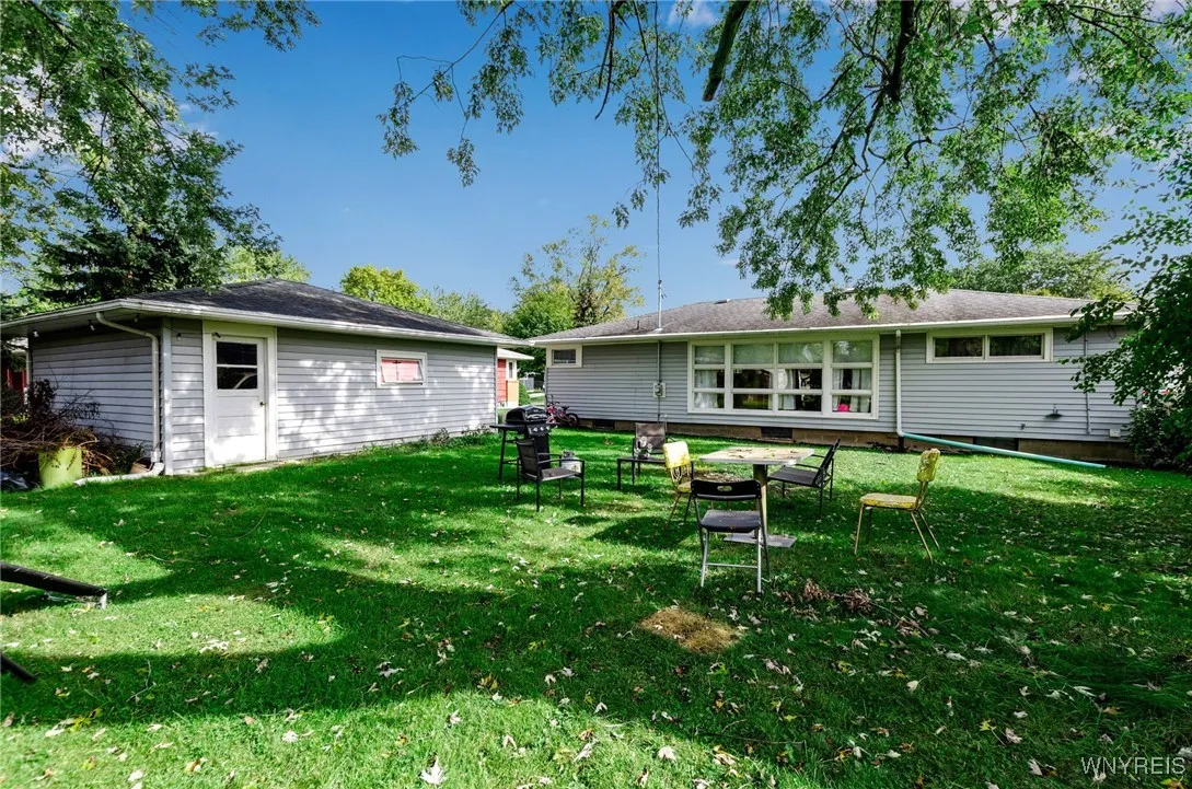 652 Lynbrook Avenue, Tonawanda-town, New York 1415, Tonawanda, New York 14150, 4 Bedrooms Bedrooms, 8 Rooms Rooms,1 BathroomBathrooms,Residential,Closed,652 Lynbrook Avenue, Tonawanda-town, New York 1415,0,B1583321