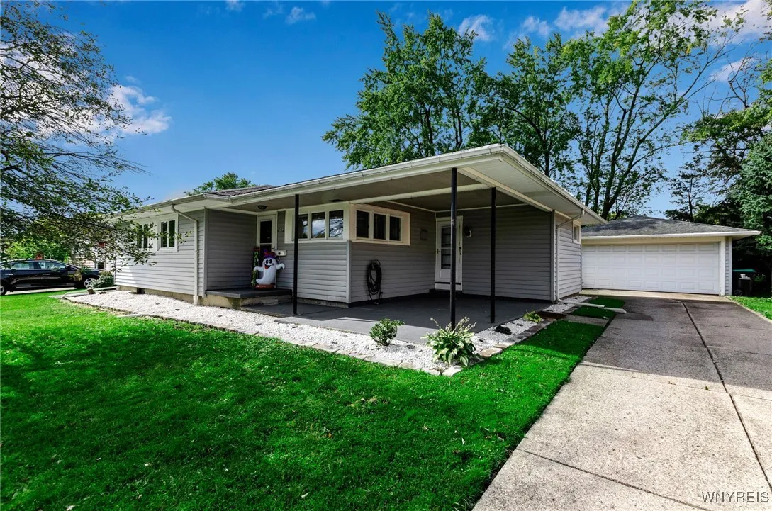 652 Lynbrook Avenue, Tonawanda-town, New York 1415, Tonawanda, New York 14150, 4 Bedrooms Bedrooms, 8 Rooms Rooms,1 BathroomBathrooms,Residential,Closed,652 Lynbrook Avenue, Tonawanda-town, New York 1415,0,B1583321
