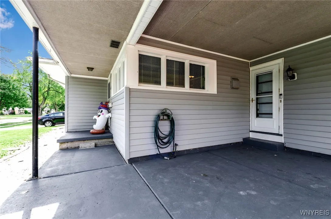 652 Lynbrook Avenue, Tonawanda-town, New York 1415, Tonawanda, New York 14150, 4 Bedrooms Bedrooms, 8 Rooms Rooms,1 BathroomBathrooms,Residential,Closed,652 Lynbrook Avenue, Tonawanda-town, New York 1415,0,B1583321