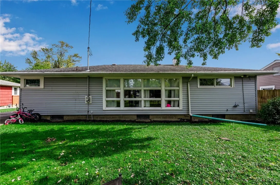 652 Lynbrook Avenue, Tonawanda-town, New York 1415, Tonawanda, New York 14150, 4 Bedrooms Bedrooms, 8 Rooms Rooms,1 BathroomBathrooms,Residential,Closed,652 Lynbrook Avenue, Tonawanda-town, New York 1415,0,B1583321