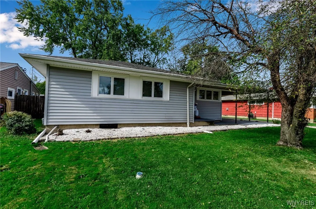 652 Lynbrook Avenue, Tonawanda-town, New York 1415, Tonawanda, New York 14150, 4 Bedrooms Bedrooms, 8 Rooms Rooms,1 BathroomBathrooms,Residential,Closed,652 Lynbrook Avenue, Tonawanda-town, New York 1415,0,B1583321