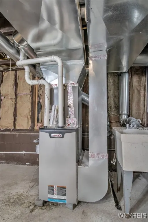 8591 Sunset Drive, Clarence, New York 14221, Clarence, New York 14221, 2 Bedrooms Bedrooms, 8 Rooms Rooms,3 BathroomsBathrooms,Residential,Closed,8591 Sunset Drive, Clarence, New York 14221,0,B1583453