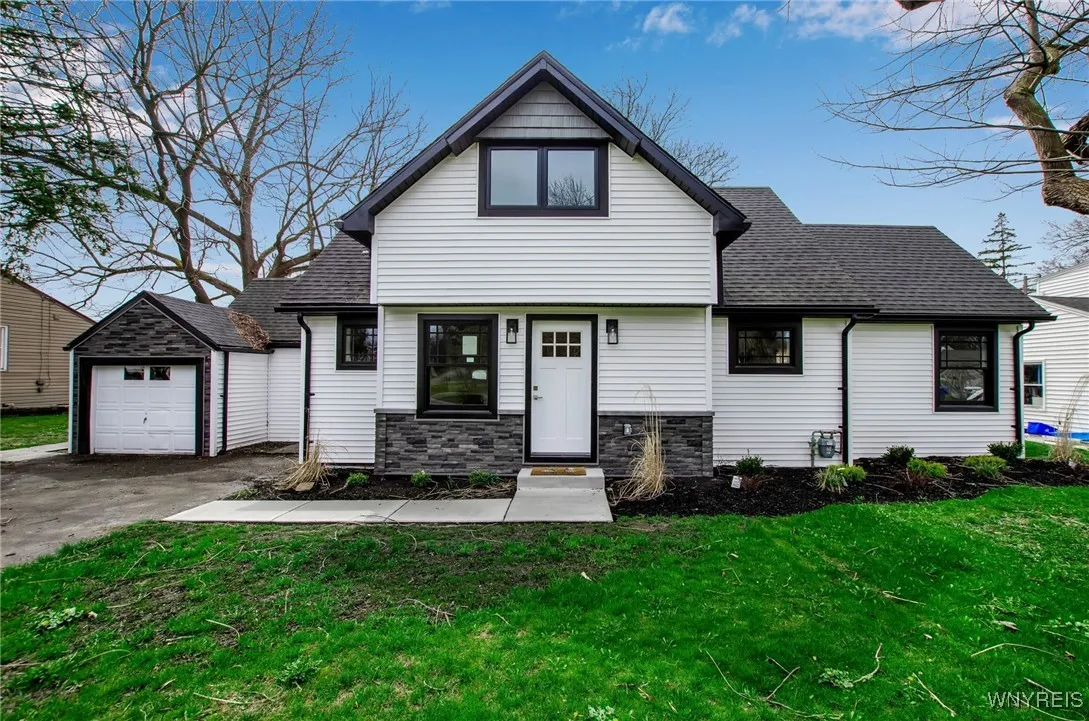 8591 Sunset Drive, Clarence, New York 14221, Clarence, New York 14221, 2 Bedrooms Bedrooms, 8 Rooms Rooms,3 BathroomsBathrooms,Residential,Closed,8591 Sunset Drive, Clarence, New York 14221,0,B1583453