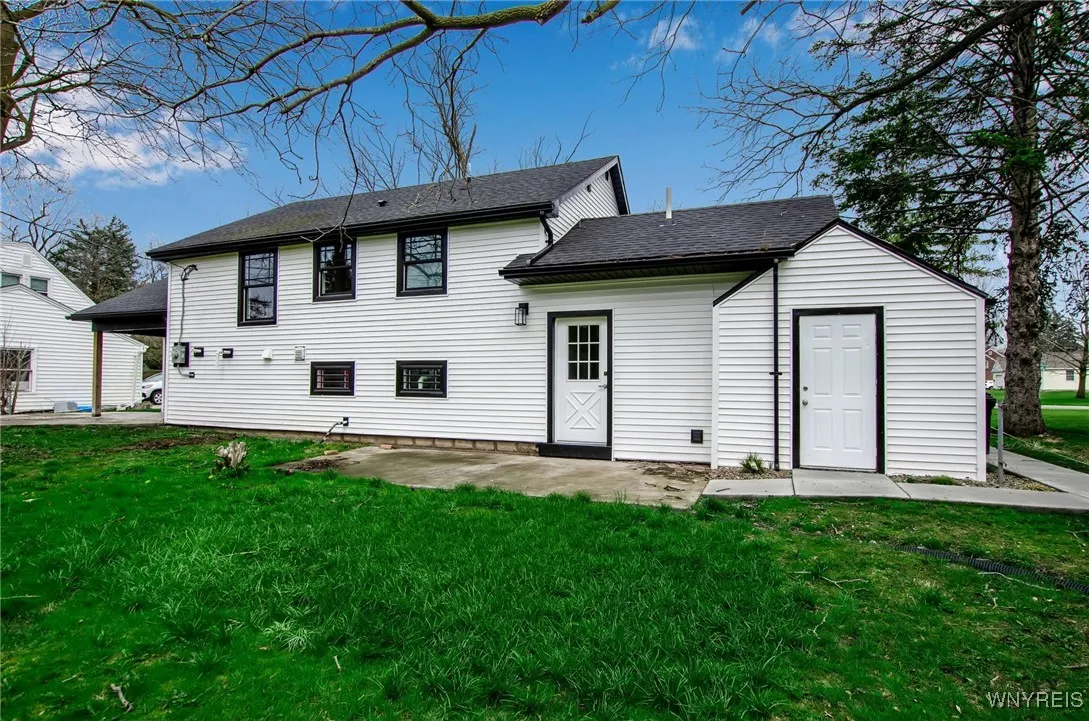 8591 Sunset Drive, Clarence, New York 14221, Clarence, New York 14221, 2 Bedrooms Bedrooms, 8 Rooms Rooms,3 BathroomsBathrooms,Residential,Closed,8591 Sunset Drive, Clarence, New York 14221,0,B1583453