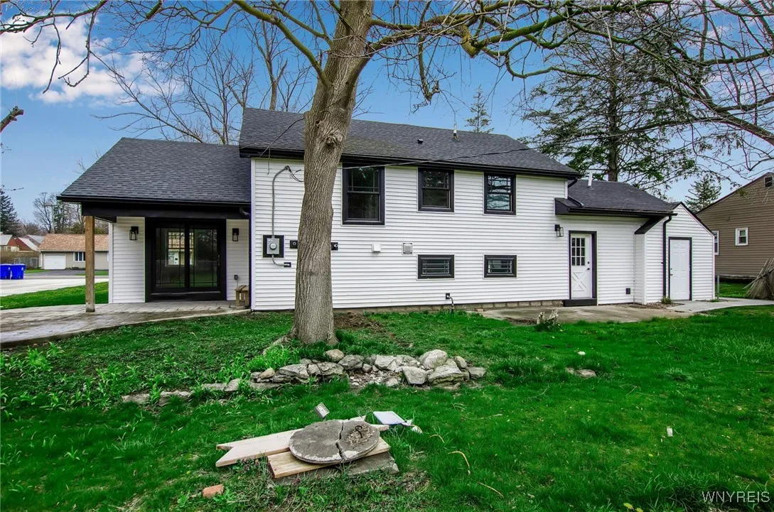 8591 Sunset Drive, Clarence, New York 14221, Clarence, New York 14221, 2 Bedrooms Bedrooms, 8 Rooms Rooms,3 BathroomsBathrooms,Residential,Closed,8591 Sunset Drive, Clarence, New York 14221,0,B1583453