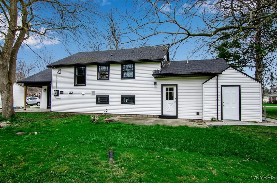 8591 Sunset Drive, Clarence, New York 14221, Clarence, New York 14221, 2 Bedrooms Bedrooms, 8 Rooms Rooms,3 BathroomsBathrooms,Residential,Closed,8591 Sunset Drive, Clarence, New York 14221,0,B1583453