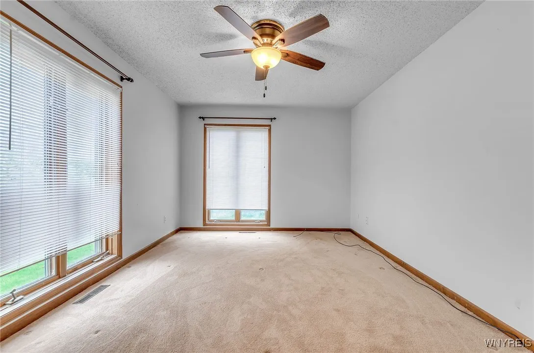 9400 Wehrle Drive Right, Clarence, New York 14031, Clarence, New York 14031, 2 Bedrooms Bedrooms, 6 Rooms Rooms,2 BathroomsBathrooms,Residential Lease,Closed,9400 Wehrle Drive Right, Clarence, New York 14031,0,B1583475