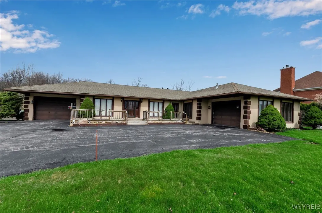 9400 Wehrle Drive Right, Clarence, New York 14031, Clarence, New York 14031, 2 Bedrooms Bedrooms, 6 Rooms Rooms,2 BathroomsBathrooms,Residential Lease,Closed,9400 Wehrle Drive Right, Clarence, New York 14031,0,B1583475