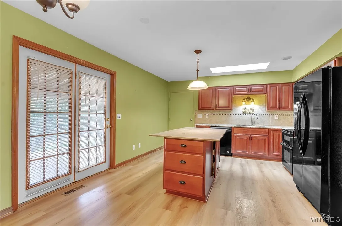 9400 Wehrle Drive Right, Clarence, New York 14031, Clarence, New York 14031, 2 Bedrooms Bedrooms, 6 Rooms Rooms,2 BathroomsBathrooms,Residential Lease,Closed,9400 Wehrle Drive Right, Clarence, New York 14031,0,B1583475