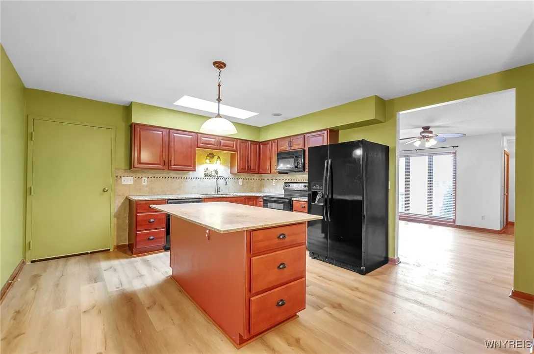 9400 Wehrle Drive Right, Clarence, New York 14031, Clarence, New York 14031, 2 Bedrooms Bedrooms, 6 Rooms Rooms,2 BathroomsBathrooms,Residential Lease,Closed,9400 Wehrle Drive Right, Clarence, New York 14031,0,B1583475