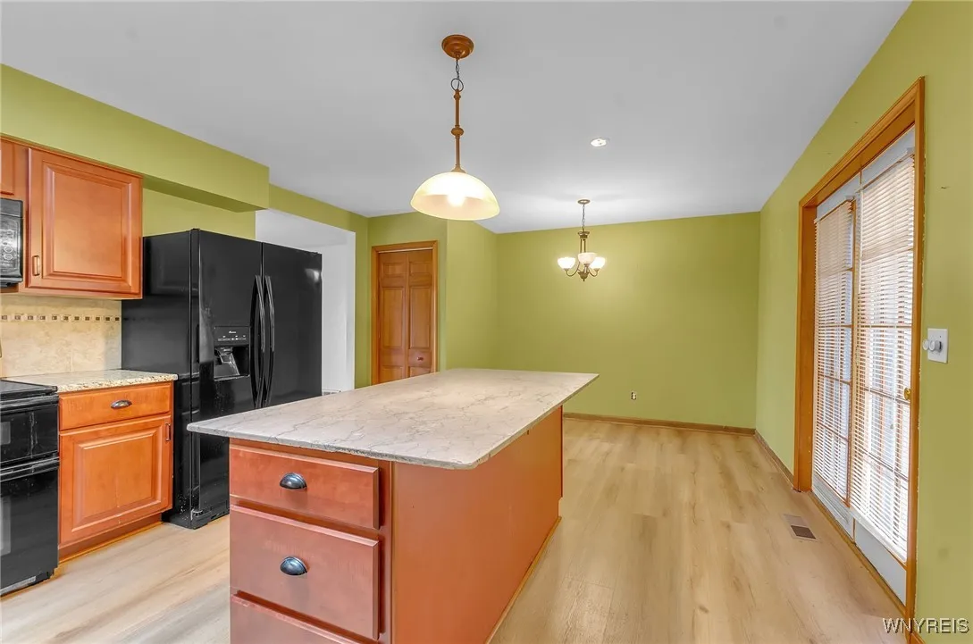 9400 Wehrle Drive Right, Clarence, New York 14031, Clarence, New York 14031, 2 Bedrooms Bedrooms, 6 Rooms Rooms,2 BathroomsBathrooms,Residential Lease,Closed,9400 Wehrle Drive Right, Clarence, New York 14031,0,B1583475