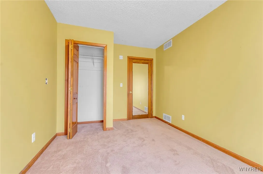 9400 Wehrle Drive Right, Clarence, New York 14031, Clarence, New York 14031, 2 Bedrooms Bedrooms, 6 Rooms Rooms,2 BathroomsBathrooms,Residential Lease,Closed,9400 Wehrle Drive Right, Clarence, New York 14031,0,B1583475