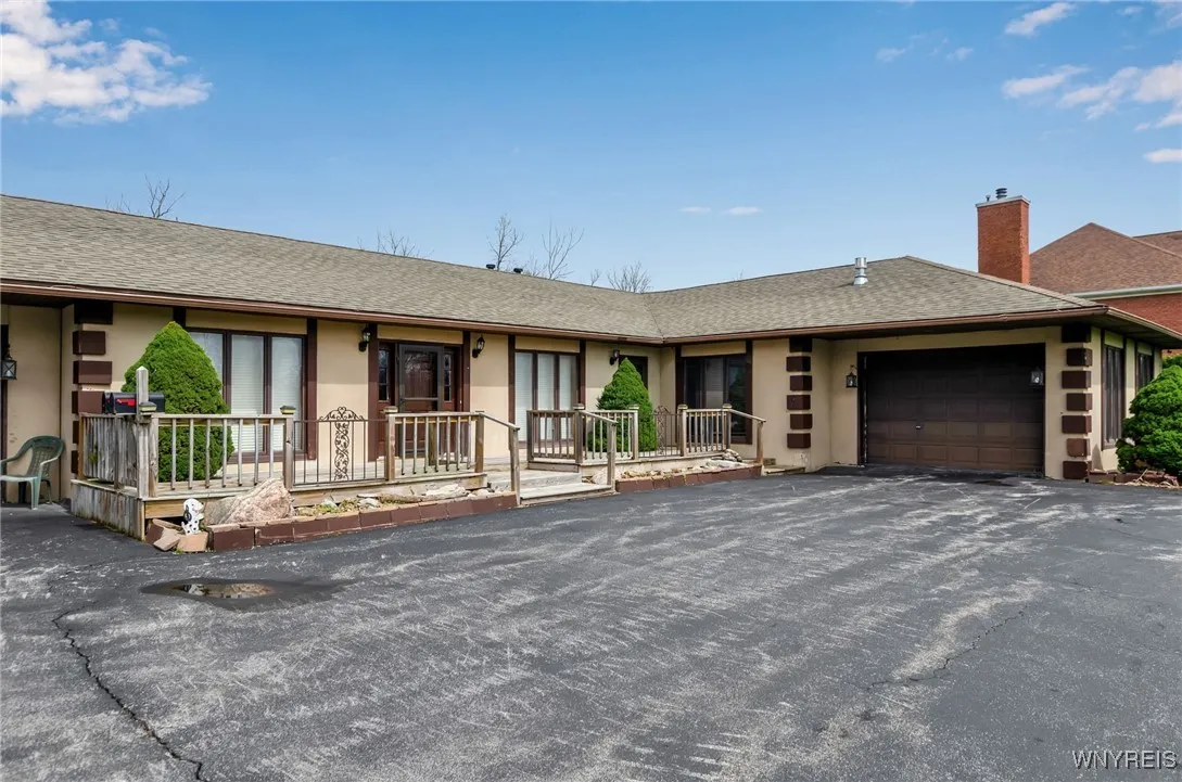 9400 Wehrle Drive Right, Clarence, New York 14031, Clarence, New York 14031, 2 Bedrooms Bedrooms, 6 Rooms Rooms,2 BathroomsBathrooms,Residential Lease,Closed,9400 Wehrle Drive Right, Clarence, New York 14031,0,B1583475