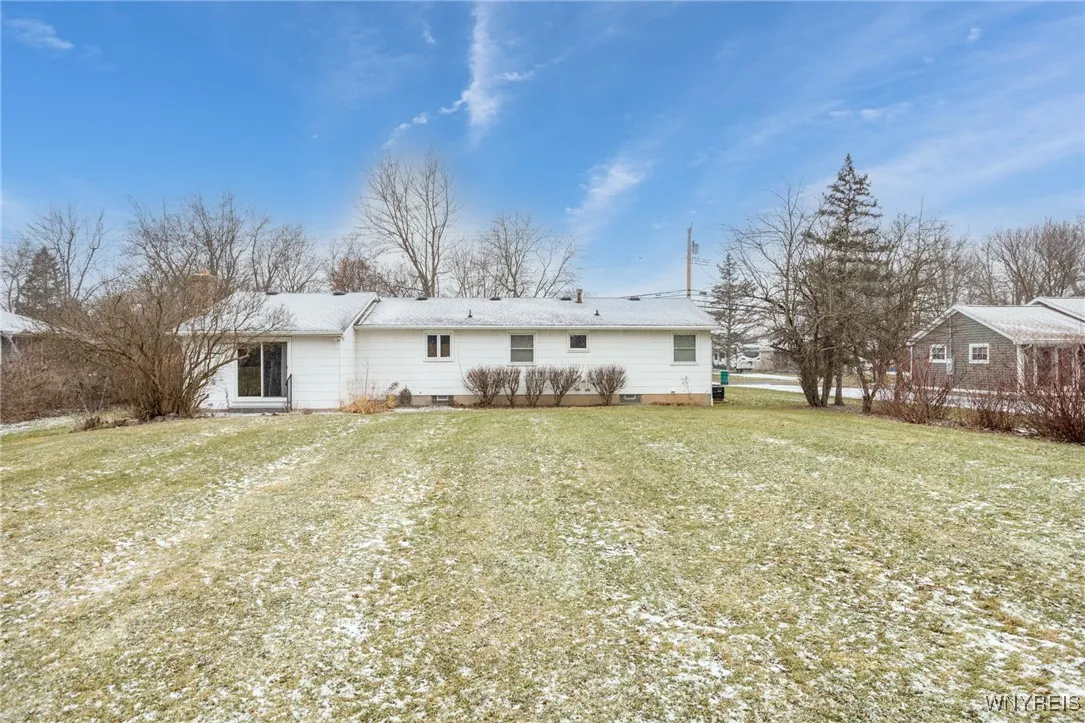 6321 Goodrich Road, Clarence, New York 14032, Clarence, New York 14032, 3 Bedrooms Bedrooms, 7 Rooms Rooms,1 BathroomBathrooms,Residential,Closed,6321 Goodrich Road, Clarence, New York 14032,0,B1582499