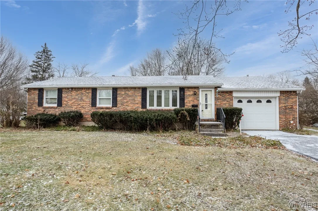 6321 Goodrich Road, Clarence, New York 14032, Clarence, New York 14032, 3 Bedrooms Bedrooms, 7 Rooms Rooms,1 BathroomBathrooms,Residential,Closed,6321 Goodrich Road, Clarence, New York 14032,0,B1582499