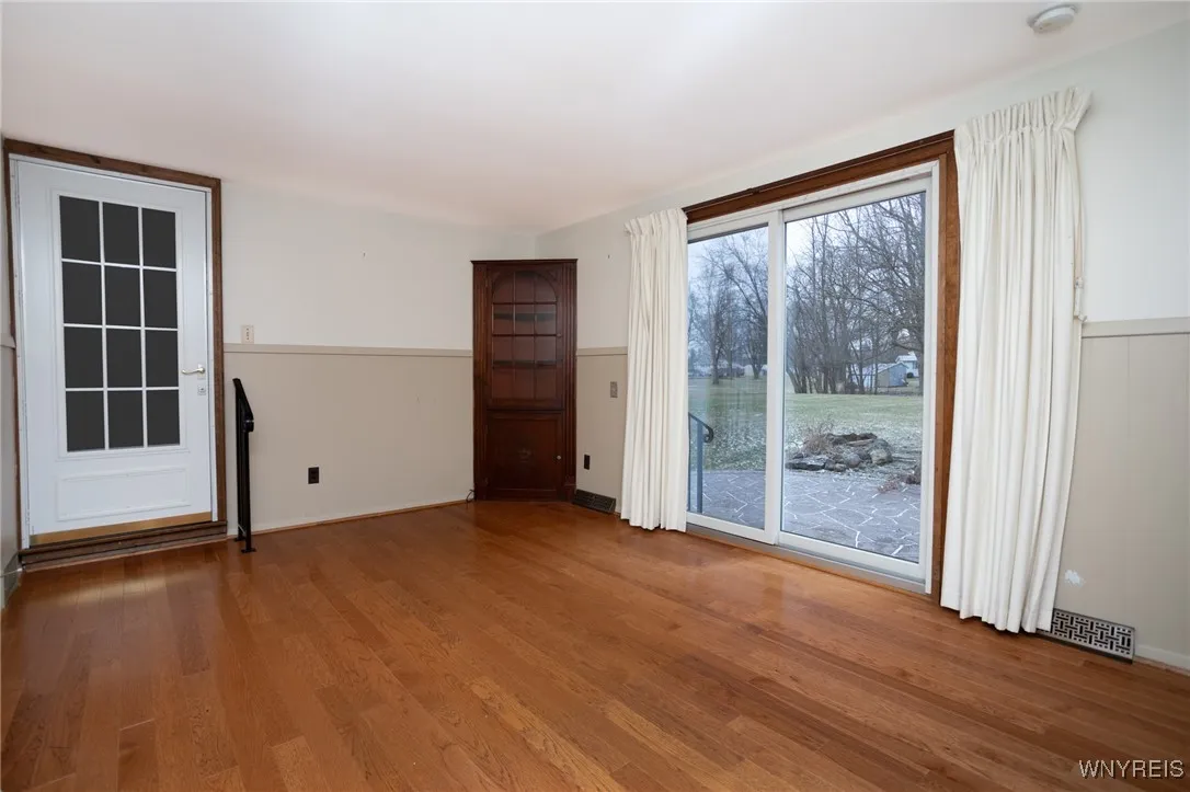 6321 Goodrich Road, Clarence, New York 14032, Clarence, New York 14032, 3 Bedrooms Bedrooms, 7 Rooms Rooms,1 BathroomBathrooms,Residential,Closed,6321 Goodrich Road, Clarence, New York 14032,0,B1582499