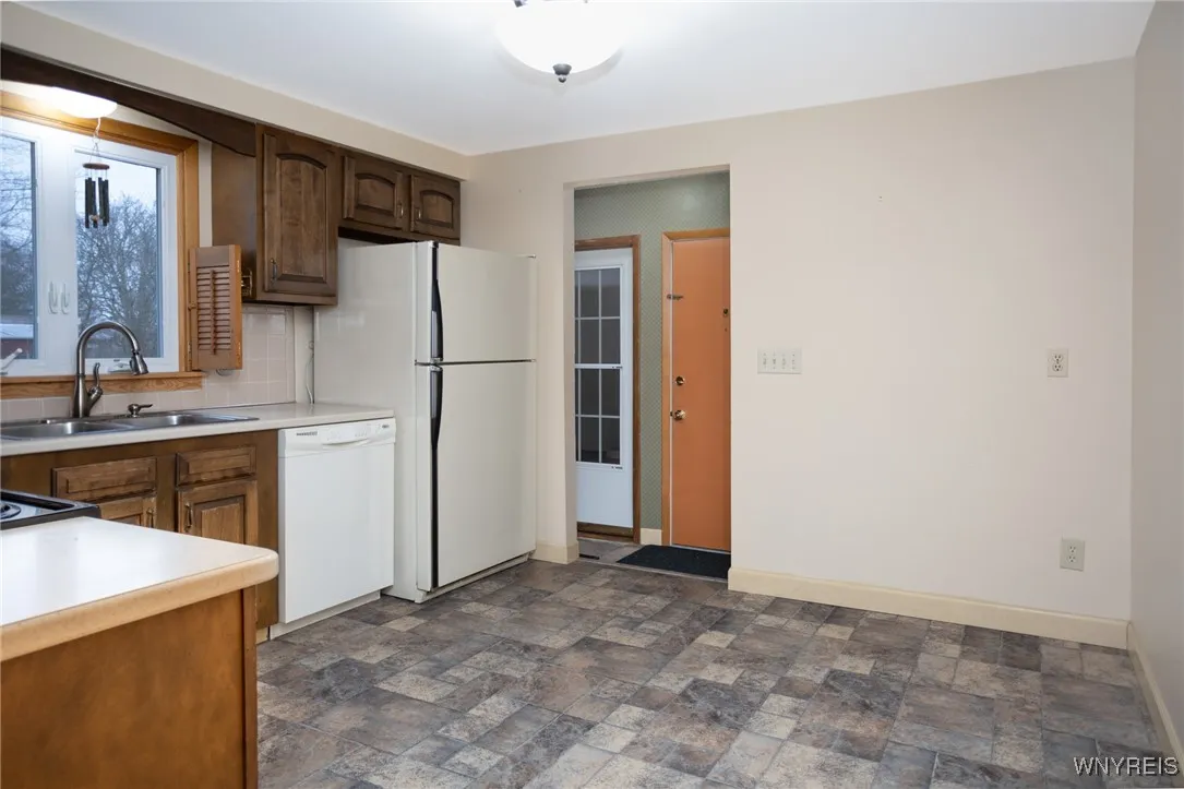 6321 Goodrich Road, Clarence, New York 14032, Clarence, New York 14032, 3 Bedrooms Bedrooms, 7 Rooms Rooms,1 BathroomBathrooms,Residential,Closed,6321 Goodrich Road, Clarence, New York 14032,0,B1582499