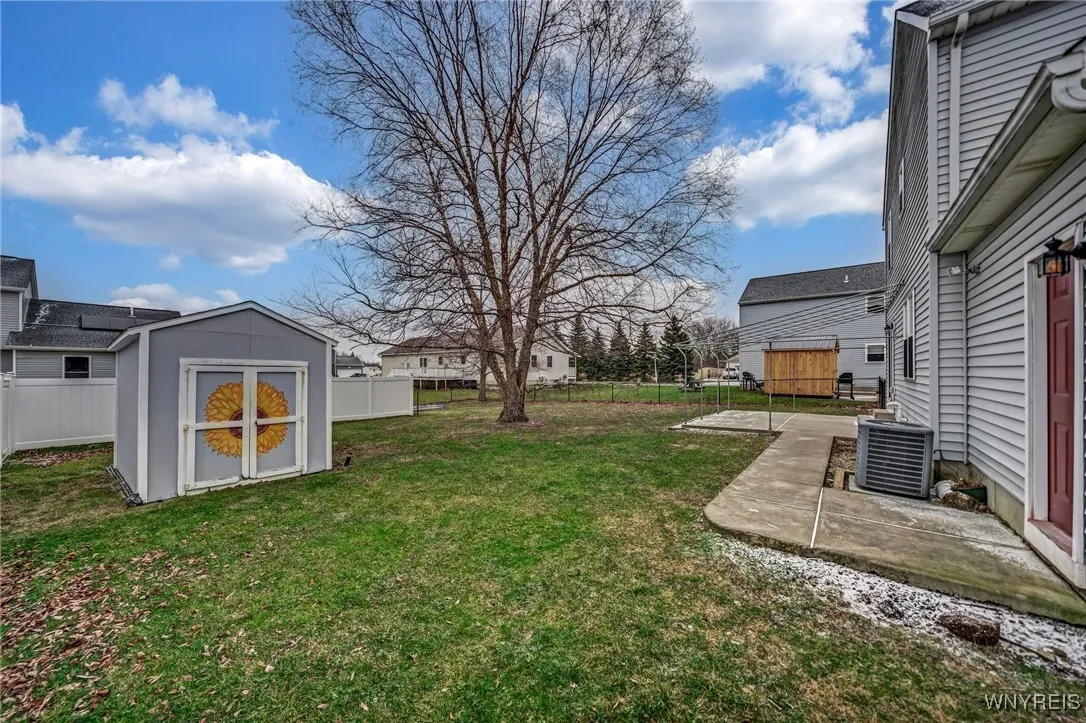 Fully fenced yard. Only shade tree on the street!
