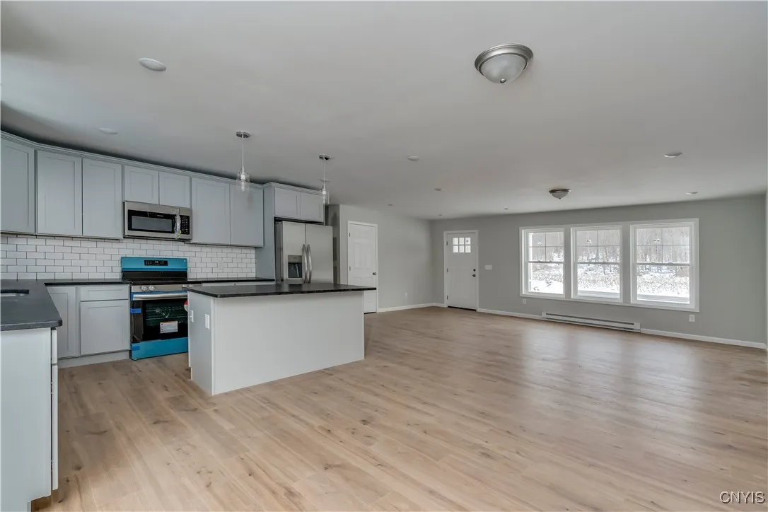 Kitchen/Living Area
