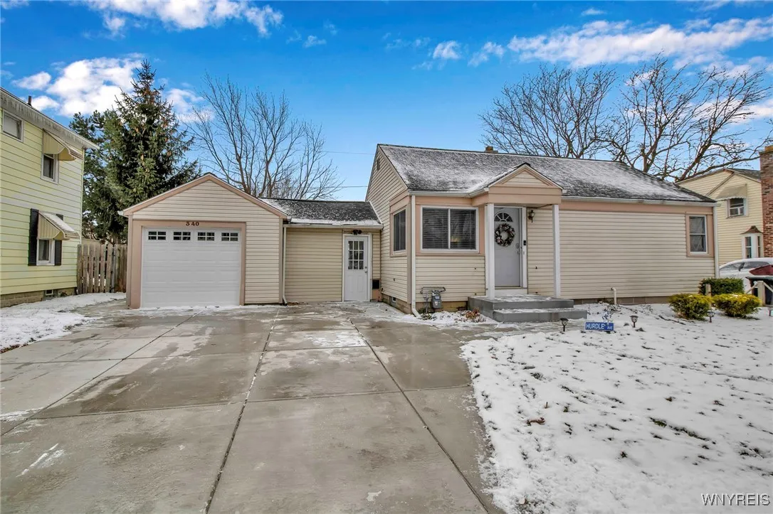 340 West Girard Boulevard, Tonawanda-town, New Yor, Tonawanda, New York 14217, 2 Bedrooms Bedrooms, 5 Rooms Rooms,1 BathroomBathrooms,Residential,Closed,340 West Girard Boulevard, Tonawanda-town, New Yor,0,B1583479