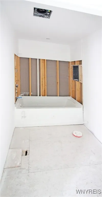 8985 Iroquois Street, Evans, New York 14006, Evans, New York 14006, 3 Bedrooms Bedrooms, 5 Rooms Rooms,2 BathroomsBathrooms,Residential,For Sale,8985 Iroquois Street, Evans, New York 14006,0,B1583532