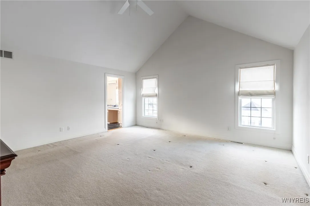 Master bedromm with vaulted ceilings.
