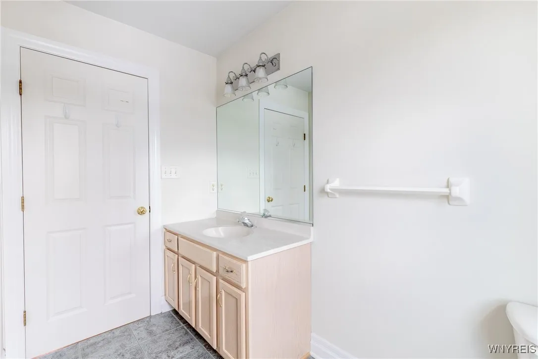 2nd floor bathroom.