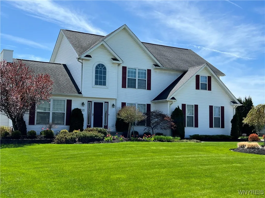 9129 Via Cimato Drive, Clarence, New York 14032, Clarence, New York 14032, 4 Bedrooms Bedrooms, 8 Rooms Rooms,2 BathroomsBathrooms,Residential,Closed,9129 Via Cimato Drive, Clarence, New York 14032,0,B1583492