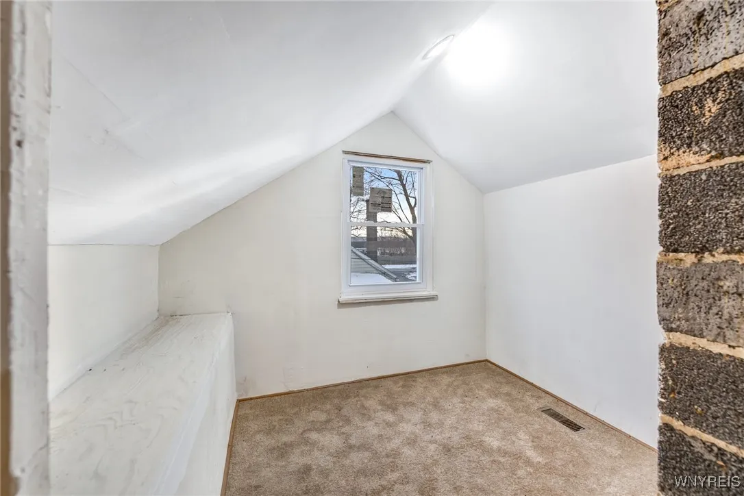 15 Walpole Place 11, Tonawanda-town, New York 1415, Tonawanda, New York 14150, 5 Bedrooms Bedrooms, ,2 BathroomsBathrooms,Residential,Closed,15 Walpole Place 11, Tonawanda-town, New York 1415,0,B1583709