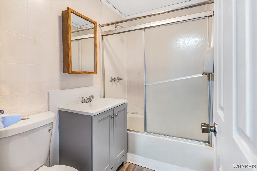 15 Walpole Place 11, Tonawanda-town, New York 1415, Tonawanda, New York 14150, 5 Bedrooms Bedrooms, ,2 BathroomsBathrooms,Residential,Closed,15 Walpole Place 11, Tonawanda-town, New York 1415,0,B1583709