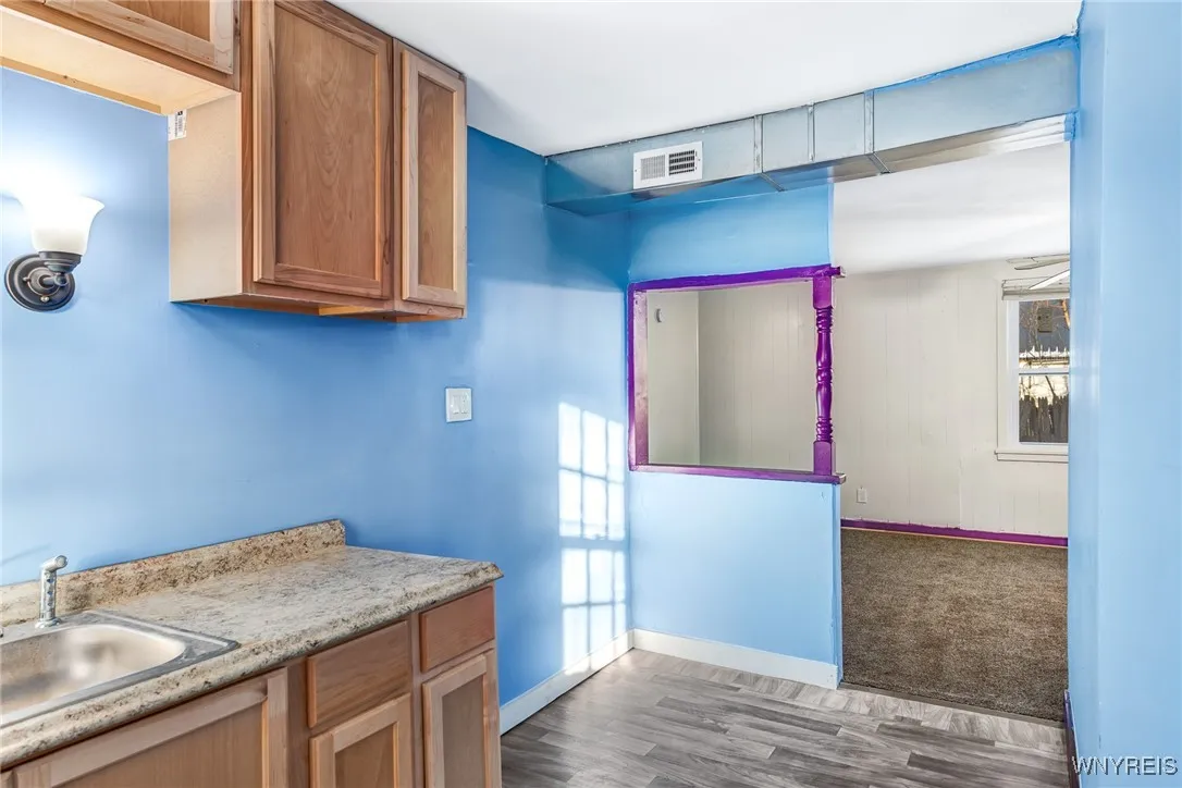 15 Walpole Place 11, Tonawanda-town, New York 1415, Tonawanda, New York 14150, 5 Bedrooms Bedrooms, ,2 BathroomsBathrooms,Residential,Closed,15 Walpole Place 11, Tonawanda-town, New York 1415,0,B1583709
