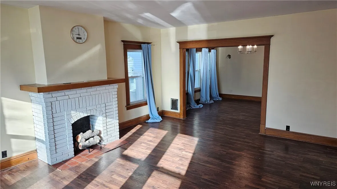 307 Sterling Avenue Lower, Buffalo, New York 14216, Buffalo, New York 14216, 3 Bedrooms Bedrooms, 7 Rooms Rooms,1 BathroomBathrooms,Residential Lease,Closed,307 Sterling Avenue Lower, Buffalo, New York 14216,0,B1583809