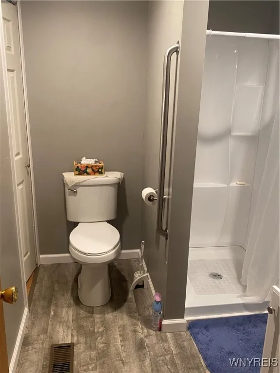 28 East Main Street, Gainesville, New York 14130, Gainesville, New York 14130, 2 Bedrooms Bedrooms, 5 Rooms Rooms,1 BathroomBathrooms,Residential,Closed,28 East Main Street, Gainesville, New York 14130,B1583503
