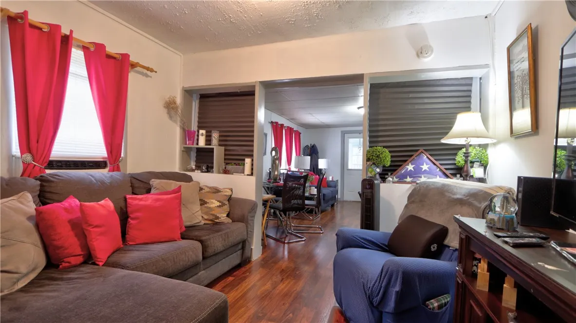 58 Walnut Street, Seneca Falls, New York 13148, Seneca Falls, New York 13148, 4 Bedrooms Bedrooms, 7 Rooms Rooms,1 BathroomBathrooms,Residential,For Sale,58 Walnut Street, Seneca Falls, New York 13148,R1583661