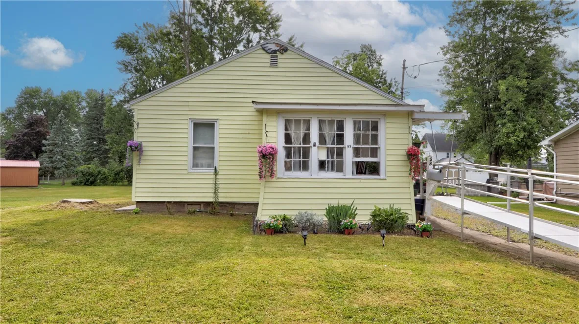 58 Walnut Street, Seneca Falls, New York 13148, Seneca Falls, New York 13148, 4 Bedrooms Bedrooms, 7 Rooms Rooms,1 BathroomBathrooms,Residential,For Sale,58 Walnut Street, Seneca Falls, New York 13148,R1583661