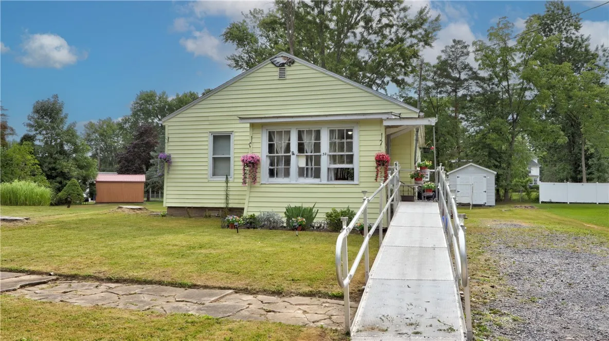 58 Walnut Street, Seneca Falls, New York 13148, Seneca Falls, New York 13148, 4 Bedrooms Bedrooms, 7 Rooms Rooms,1 BathroomBathrooms,Residential,For Sale,58 Walnut Street, Seneca Falls, New York 13148,R1583661