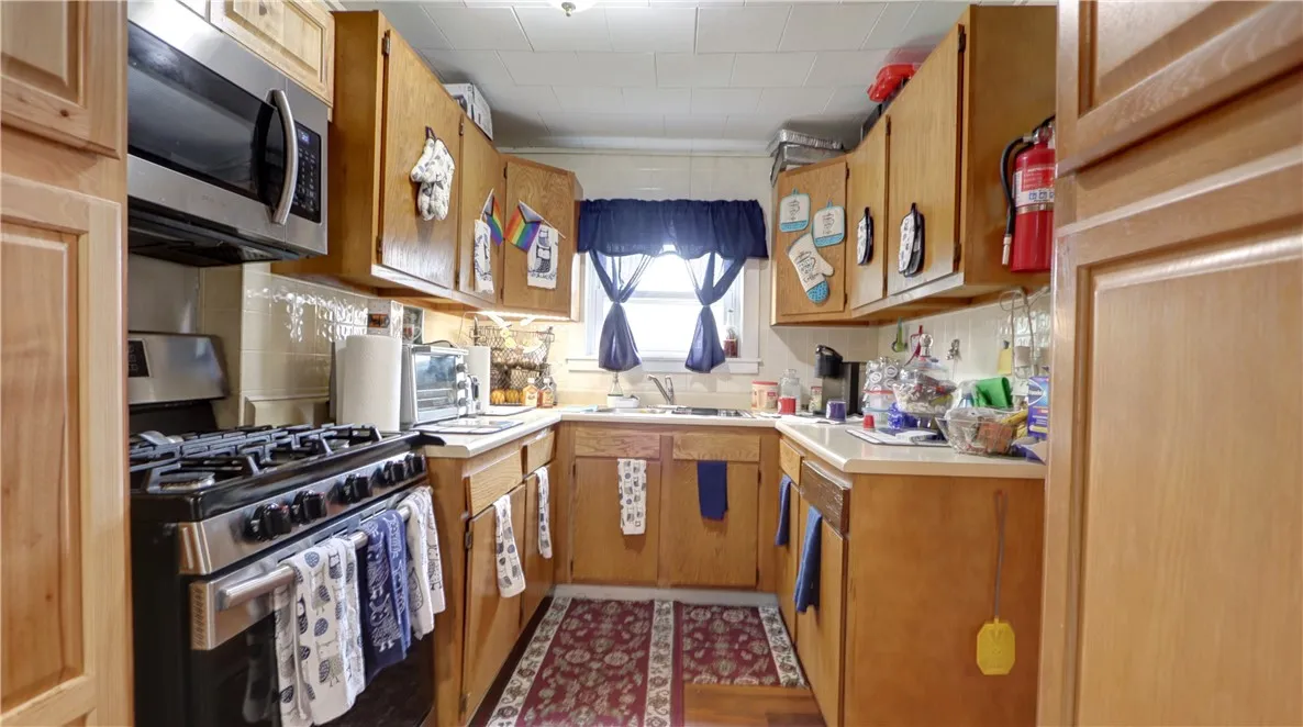 58 Walnut Street, Seneca Falls, New York 13148, Seneca Falls, New York 13148, 4 Bedrooms Bedrooms, 7 Rooms Rooms,1 BathroomBathrooms,Residential,For Sale,58 Walnut Street, Seneca Falls, New York 13148,R1583661