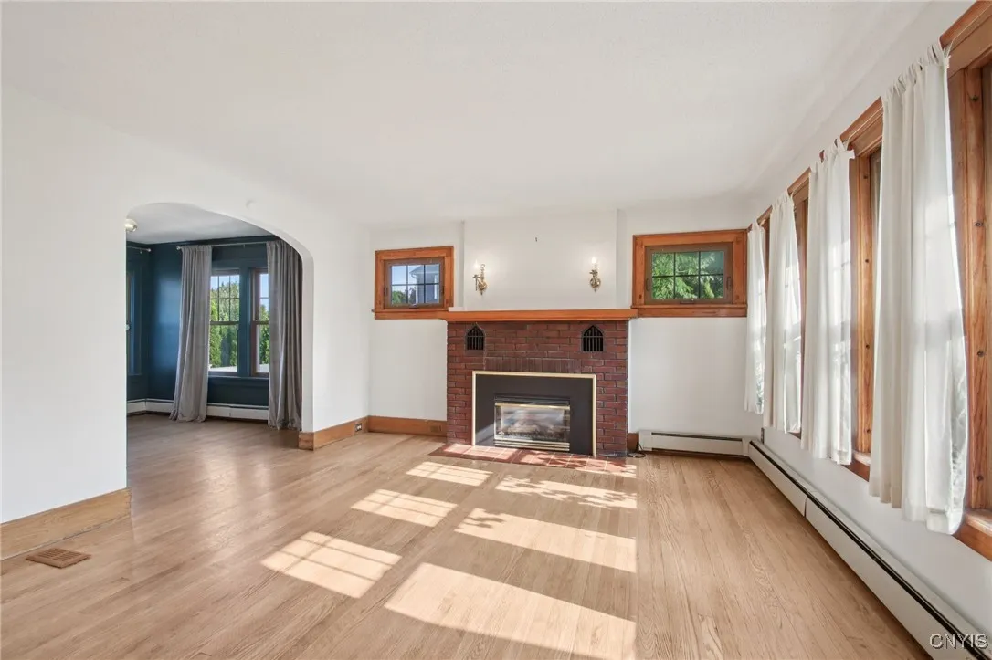 Gas fireplace