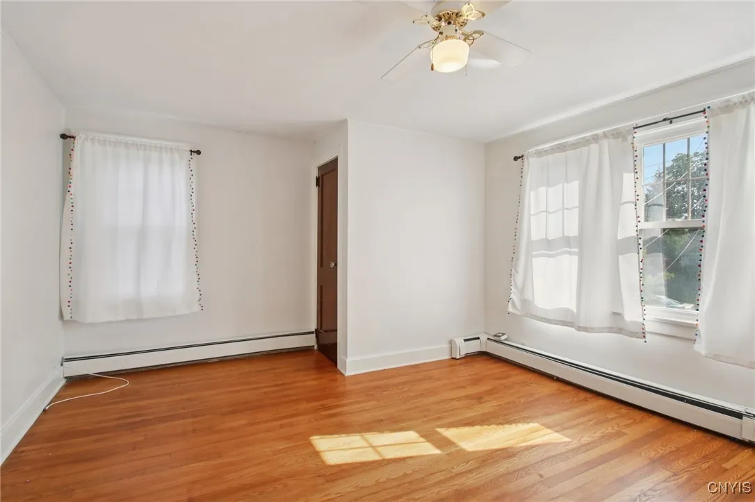 1 Alden Avenue, Auburn, New York 13021, Auburn, New York 13021, 3 Bedrooms Bedrooms, 9 Rooms Rooms,1 BathroomBathrooms,Residential,For Sale,1 Alden Avenue, Auburn, New York 13021,S1582952