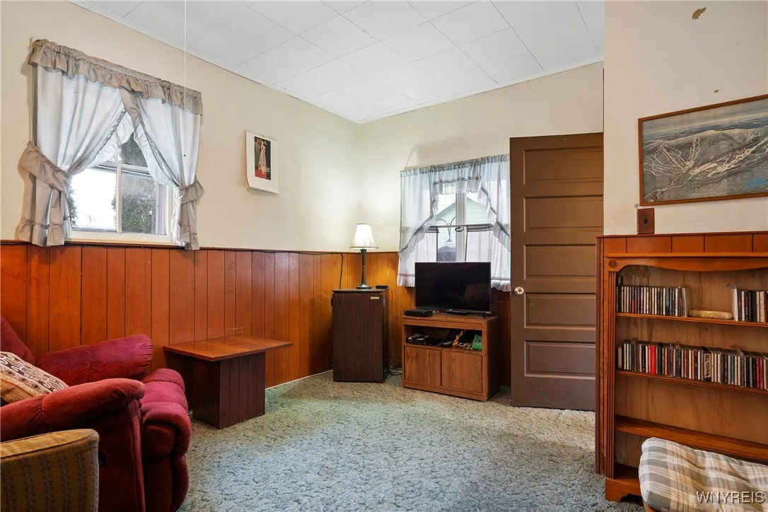 306 Oakwood Avenue, Aurora, New York 14052, Aurora, New York 14052, 5 Bedrooms Bedrooms, 10 Rooms Rooms,2 BathroomsBathrooms,Residential,Closed,306 Oakwood Avenue, Aurora, New York 14052,0,B1582653